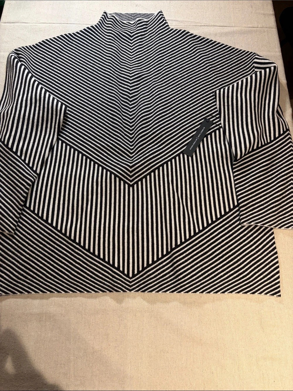 Tahari Striped Mock Neck Top in Black & White Size 1X